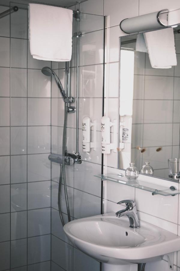 Skaergardshotellet Hoenoe 赫讷 外观 照片